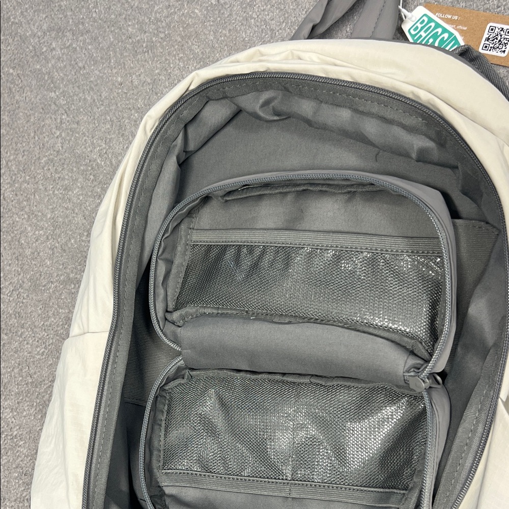 BAGSMART Gray and Cream Men's Backpack - Picture 3 of 15